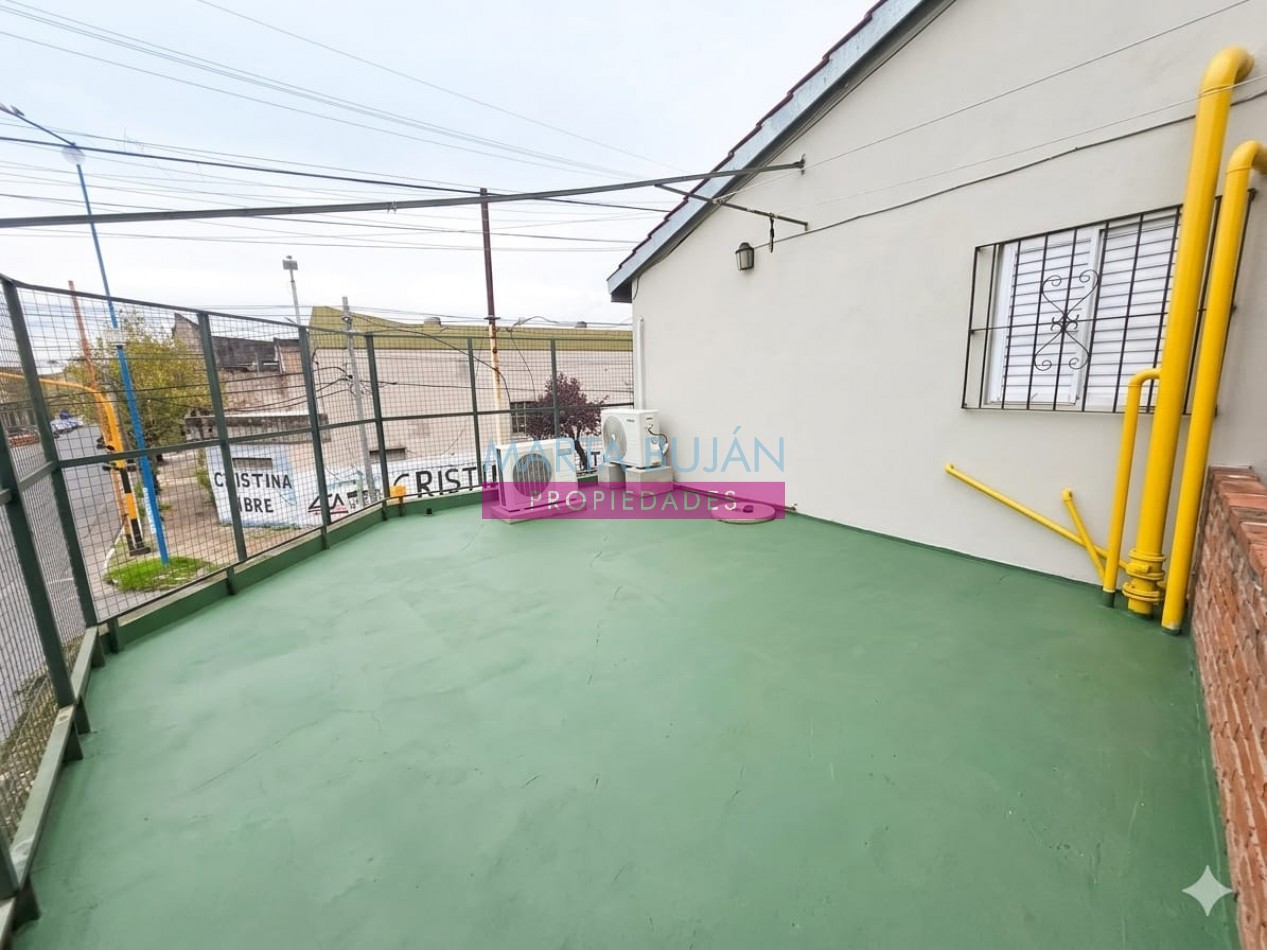 VENTA CASA EN PLANTAS. ESTANISLAO DEL CAMPO 1086-DOCK SUD