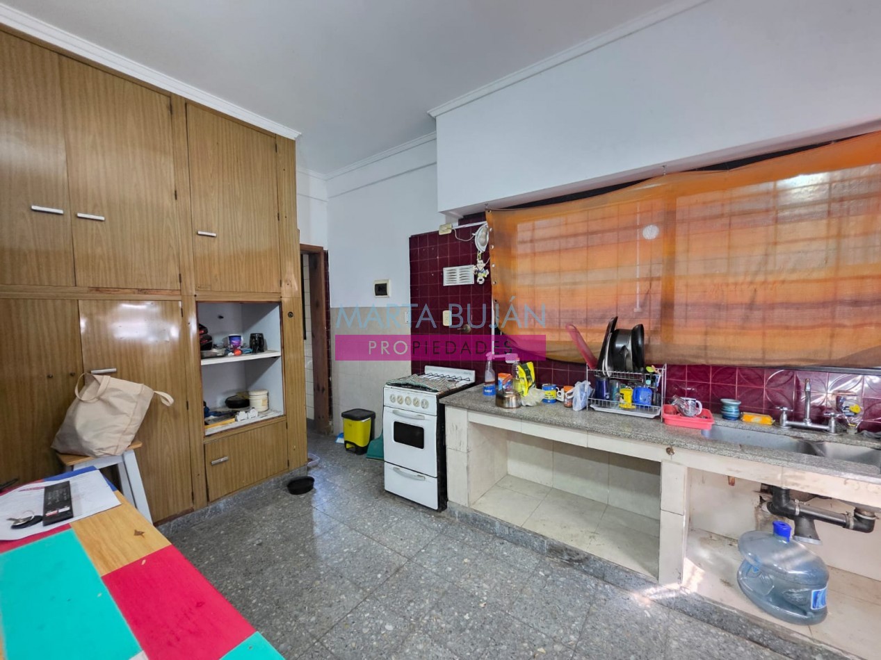 VENTA CASA IDEAL 2 FAMILIAS. M. CASTRO 2880 REMEDIOS DE ESCALADA
